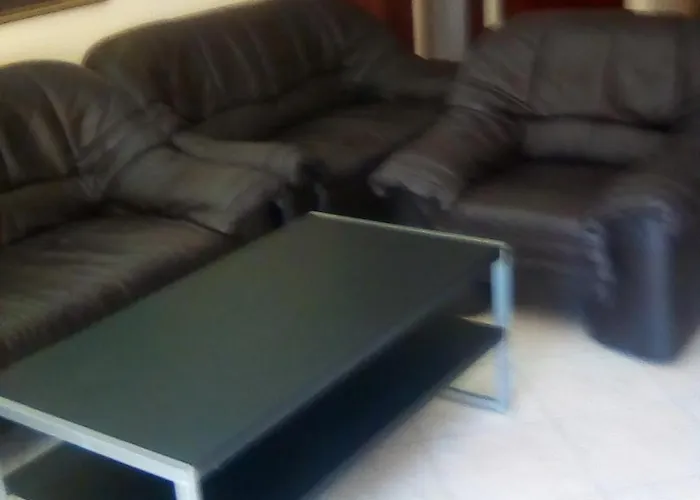 Ilona Vendeghaz Πανσιόν